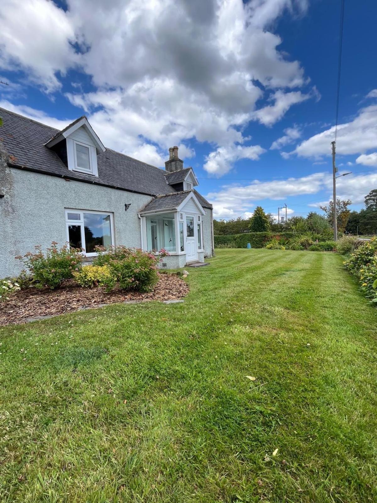 Cosy Country House In Deeside Finzean Exteriér fotografie